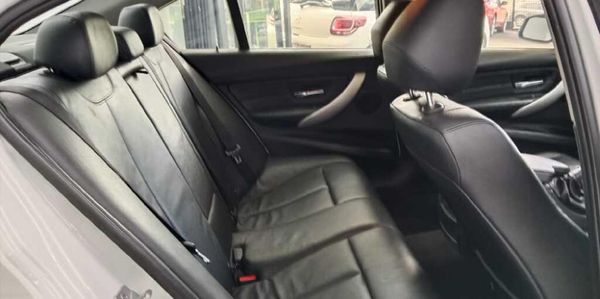 2013-BMW-3-Series-320i-Auto image:11