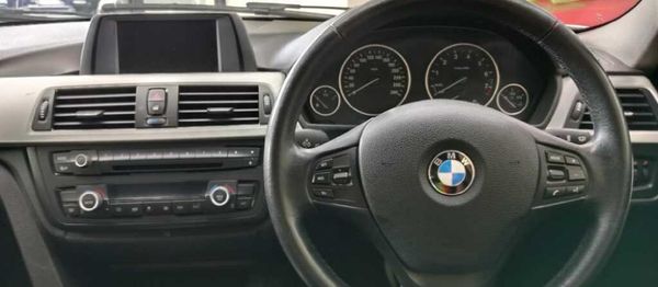 2013-BMW-3-Series-320i-Auto image:12