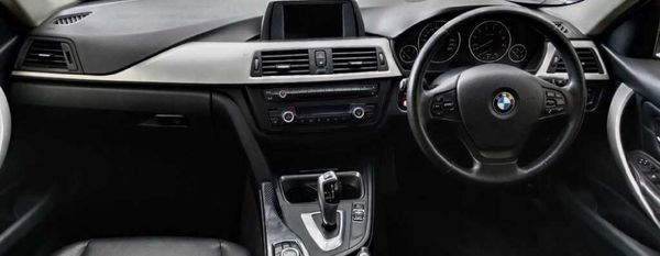 2013-BMW-3-Series-320i-Auto image:13