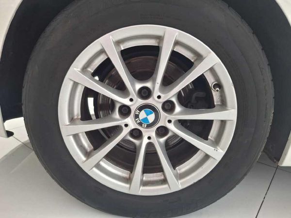 2013-BMW-3-Series-320i-Auto image:16
