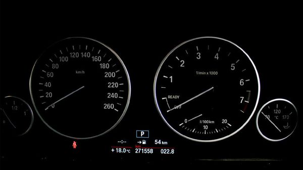 2013-BMW-3-Series-320i-Auto image:7