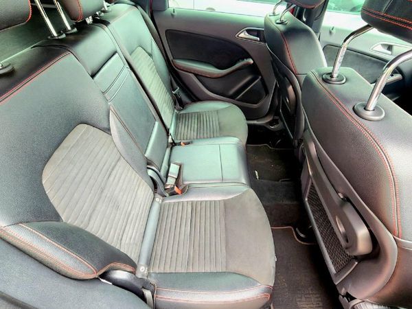 2015-Mercedes-Benz-B-Class-B-200-CDI-AMG-Auto image:11