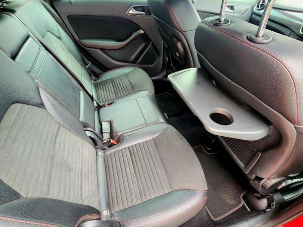 2015-Mercedes-Benz-B-Class-B-200-CDI-AMG-Auto image:12