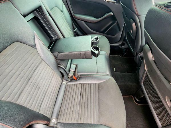2015-Mercedes-Benz-B-Class-B-200-CDI-AMG-Auto image:13
