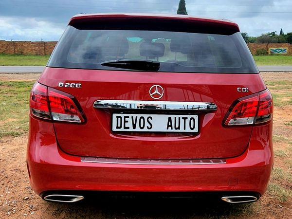 2015-Mercedes-Benz-B-Class-B-200-CDI-AMG-Auto image:4