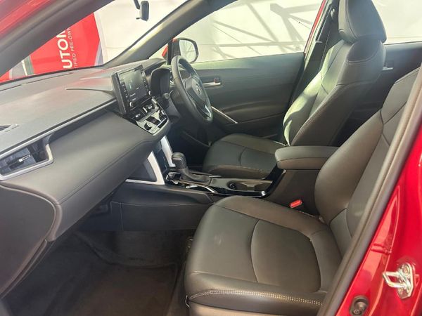 2024-Toyota-Corolla-Cross-18-XS-Hybrid image:9