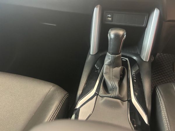 2024-Toyota-Corolla-Cross-18-XS-Hybrid image:11
