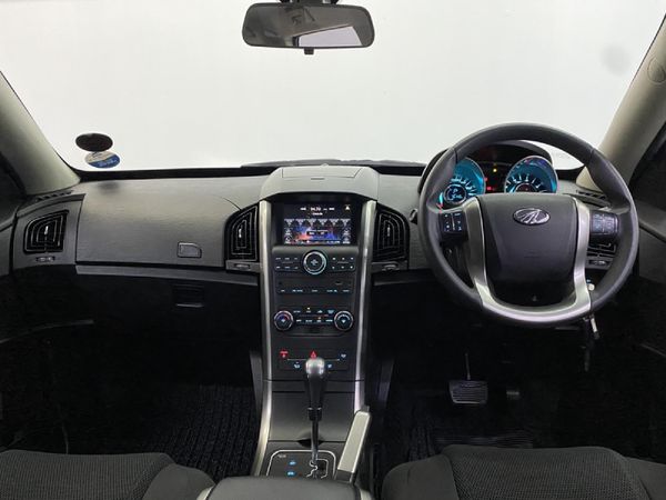2021-Mahindra-XUV-500-22D-mHawk-7-seat-W6-Auto image:14