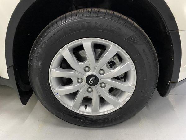 2021-Mahindra-XUV-500-22D-mHawk-7-seat-W6-Auto image:8