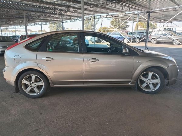 2007-Ford-Focus-16i-Ambiente-5-dr image:2