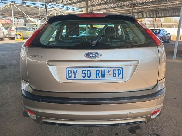 2007-Ford-Focus-16i-Ambiente-5-dr image:3