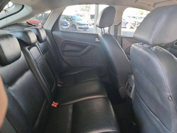 2007-Ford-Focus-16i-Ambiente-5-dr image:5