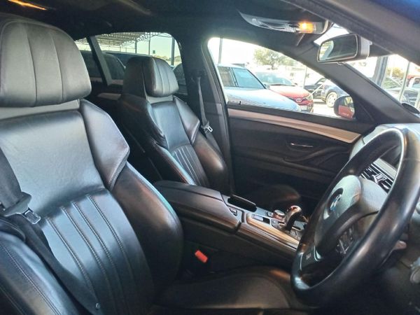 2012-BMW-M5-M-DCT image:9