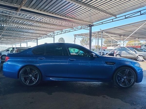 2012-BMW-M5-M-DCT image:2