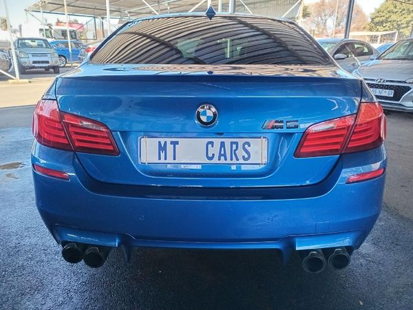 2012-BMW-M5-M-DCT image:3