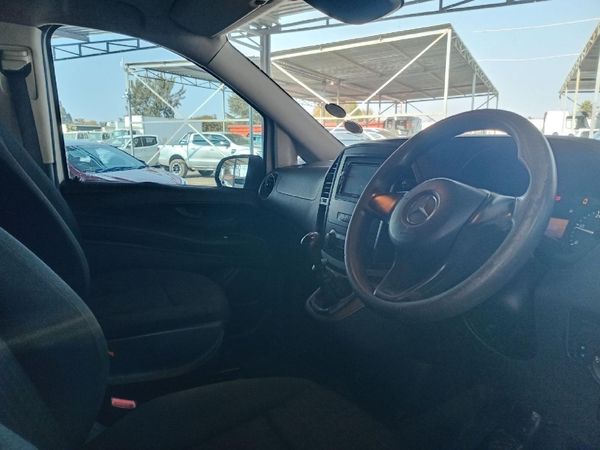 2016-Mercedes-Benz-Vito-116-22-CDI-Panel-Van image:9