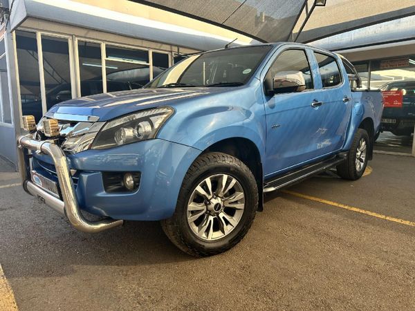 Used Isuzu KB 300 D-Teq LX 4x4 Double-Cab for sale in Gauteng