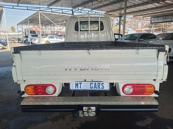 2015-Hyundai-H100-Bakkie-26D-Dropside image:2