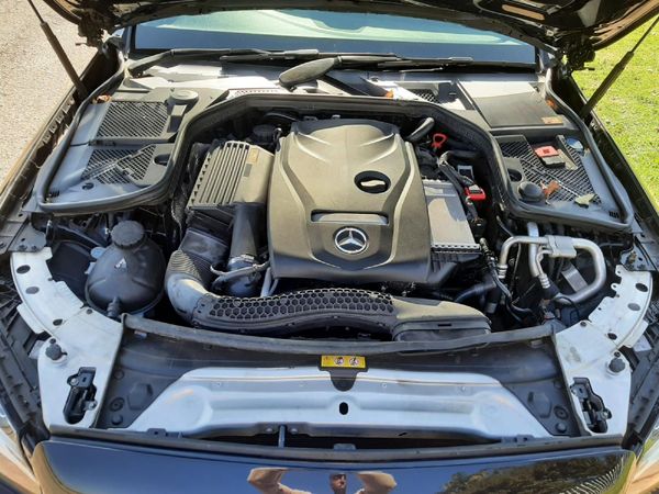 2015-Mercedes-Benz-C-Class-C-180-Avantgarde-Auto image:10