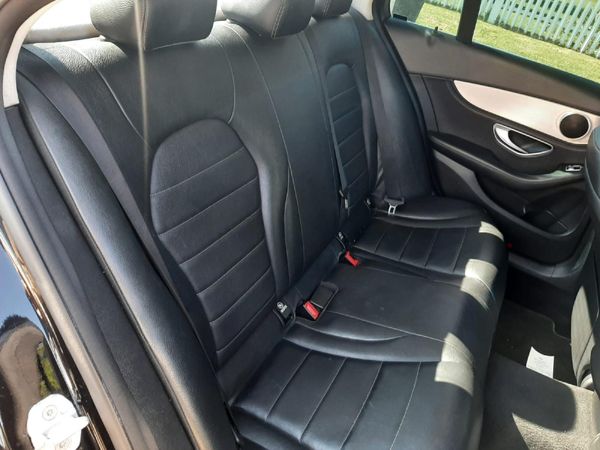 2015-Mercedes-Benz-C-Class-C-180-Avantgarde-Auto image:13