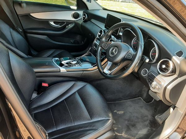 2015-Mercedes-Benz-C-Class-C-180-Avantgarde-Auto image:14