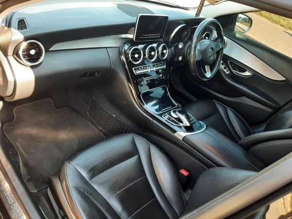 2015-Mercedes-Benz-C-Class-C-180-Avantgarde-Auto image:4