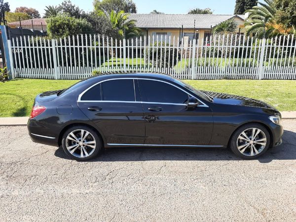 2015-Mercedes-Benz-C-Class-C-180-Avantgarde-Auto image:7