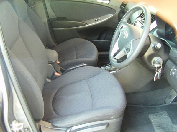2017-Hyundai-Accent-16-GLS-Fluid-Auto image:12