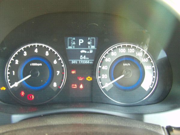 2017-Hyundai-Accent-16-GLS-Fluid-Auto image:15