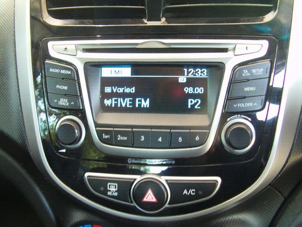 2017-Hyundai-Accent-16-GLS-Fluid-Auto image:16