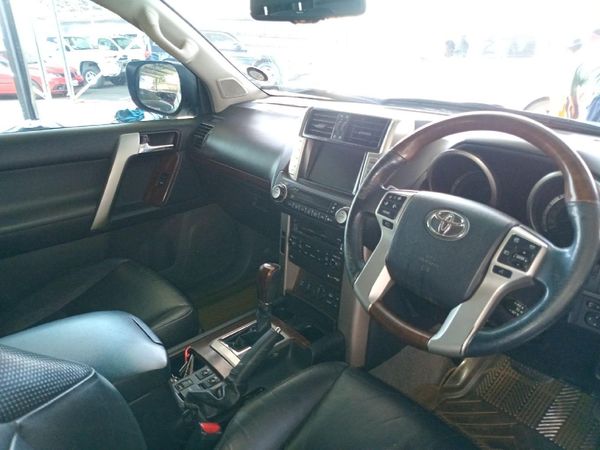 2011-Toyota-Land-Cruiser-Prado-30-TDI-VX-Auto image:6