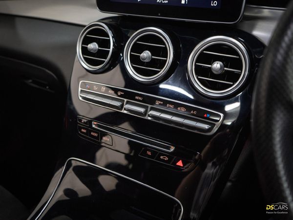 2018-Mercedes-Benz-GLC-350d image:14