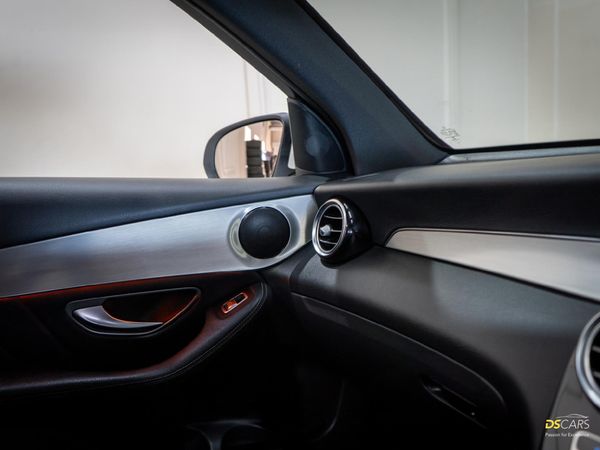 2018-Mercedes-Benz-GLC-350d image:16