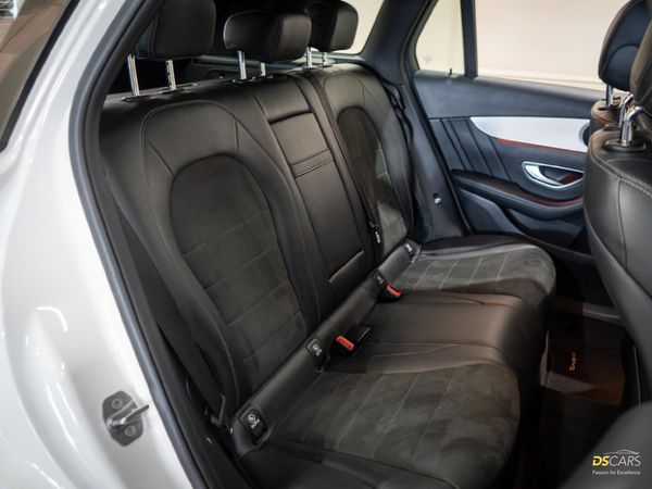 2018-Mercedes-Benz-GLC-350d image:18