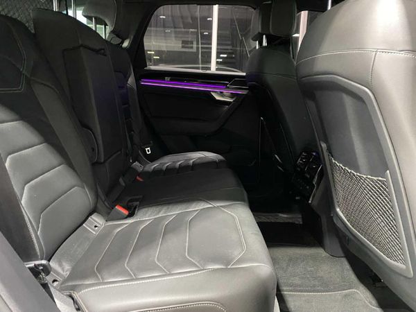 2021-Volkswagen-Touareg-30-TDI-V6-Executive image:9