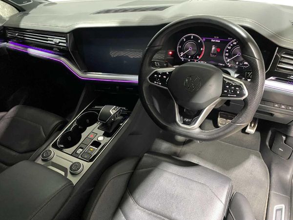 2021-Volkswagen-Touareg-30-TDI-V6-Executive image:10