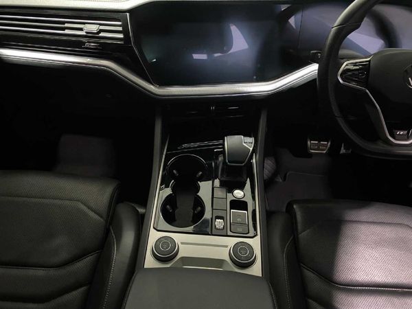 2021-Volkswagen-Touareg-30-TDI-V6-Executive image:17