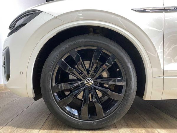 2021-Volkswagen-Touareg-30-TDI-V6-Executive image:5