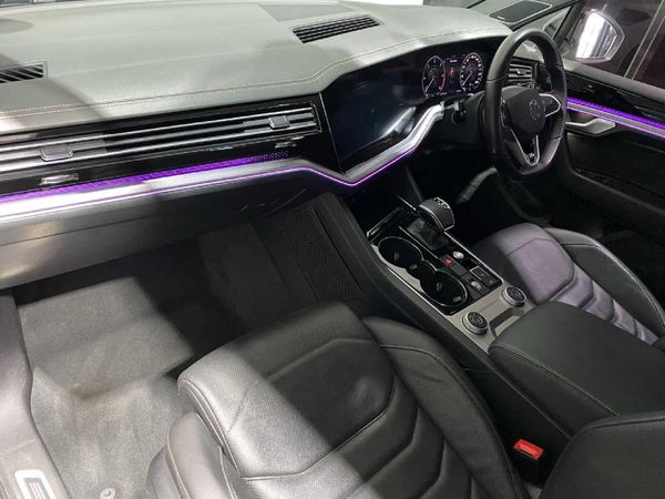 2021-Volkswagen-Touareg-30-TDI-V6-Executive image:6