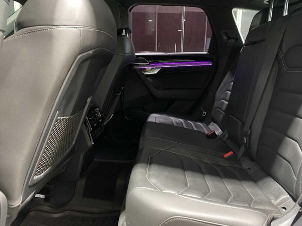 2021-Volkswagen-Touareg-30-TDI-V6-Executive image:8