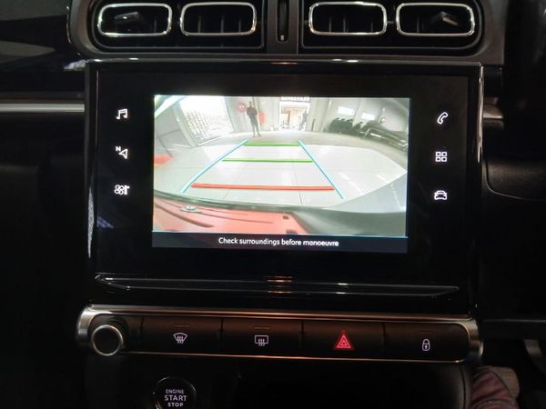 2022-Citroen-C3-12-PureTech-Shine-81kW image:13