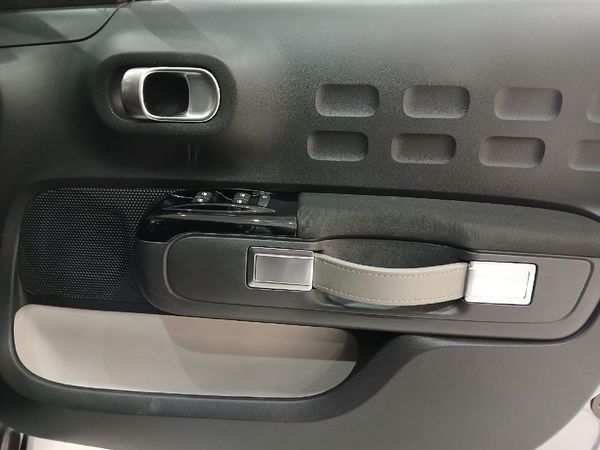 2022-Citroen-C3-12-PureTech-Shine-81kW image:5