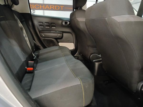 2022-Citroen-C3-12-PureTech-Shine-81kW image:8