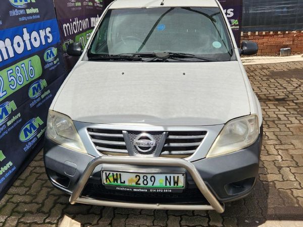 2014-Nissan-NP200-16 image:1
