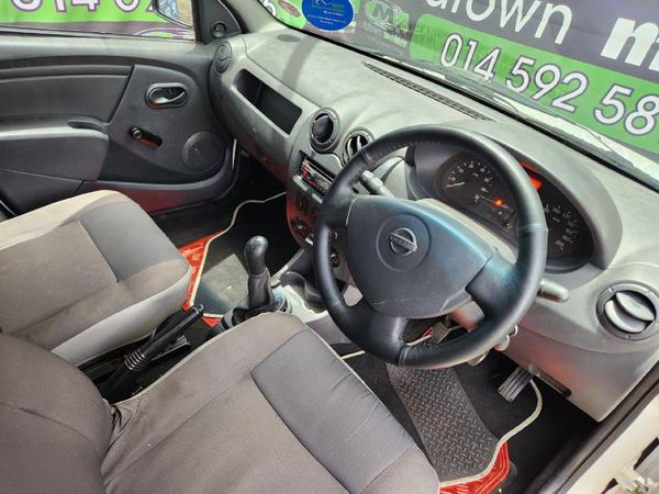 2014-Nissan-NP200-16 image:3