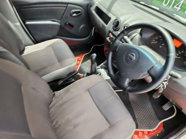 2014-Nissan-NP200-16 image:4