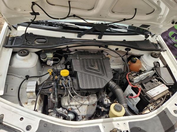 2014-Nissan-NP200-16 image:5