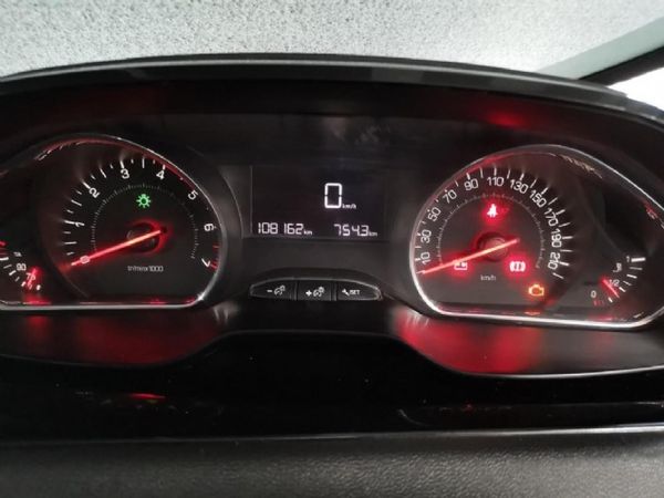 2016-Peugeot-208-12-PureTech-Active-5-dr image:10