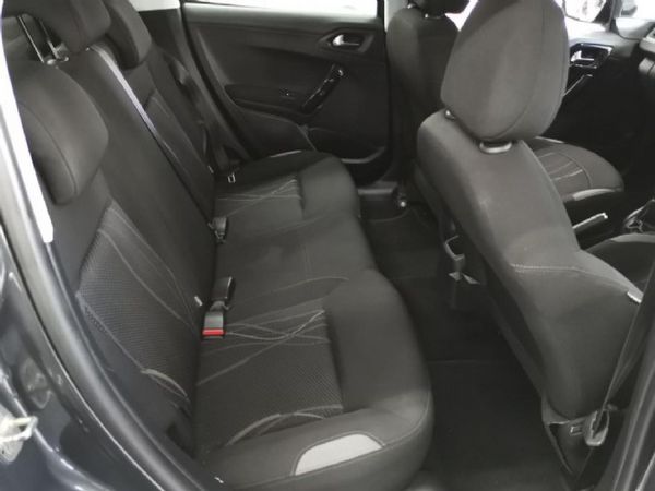 2016-Peugeot-208-12-PureTech-Active-5-dr image:4