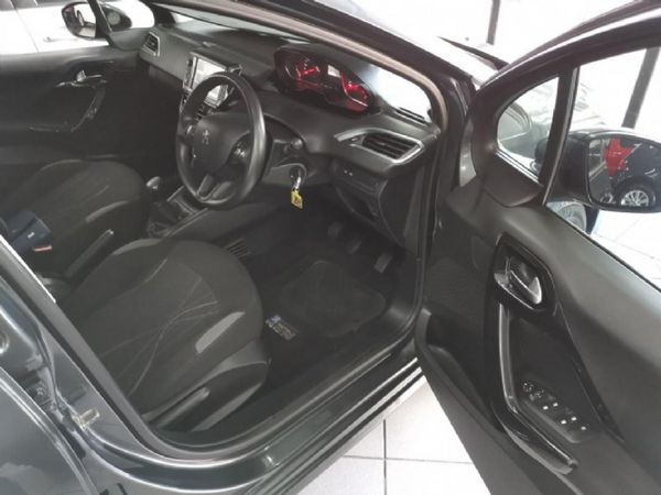 2016-Peugeot-208-12-PureTech-Active-5-dr image:6
